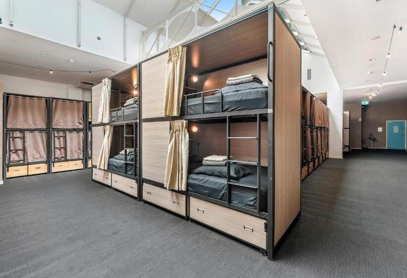 Tequila Sunrise Hostel Surfers Paradise