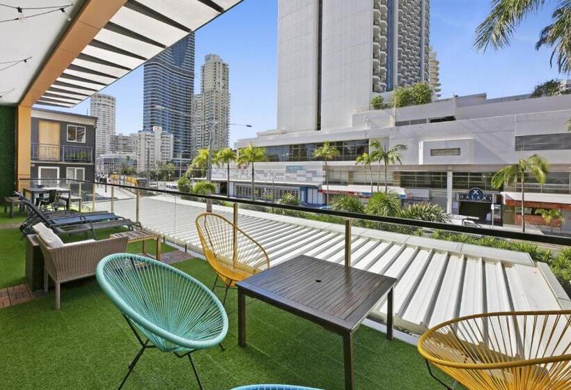 Tequila Sunrise Hostel Surfers Paradise