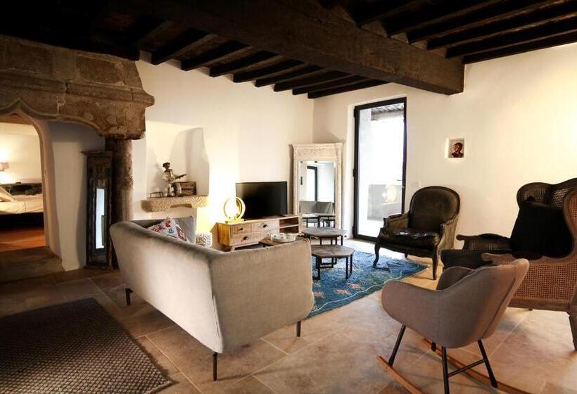 تختخواب و صبحانه La Maison D'aimé