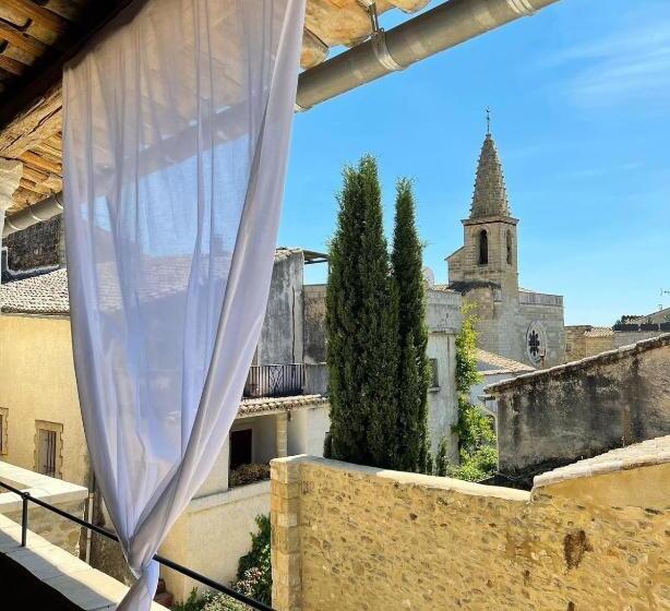 تختخواب و صبحانه La Maison D'aimé