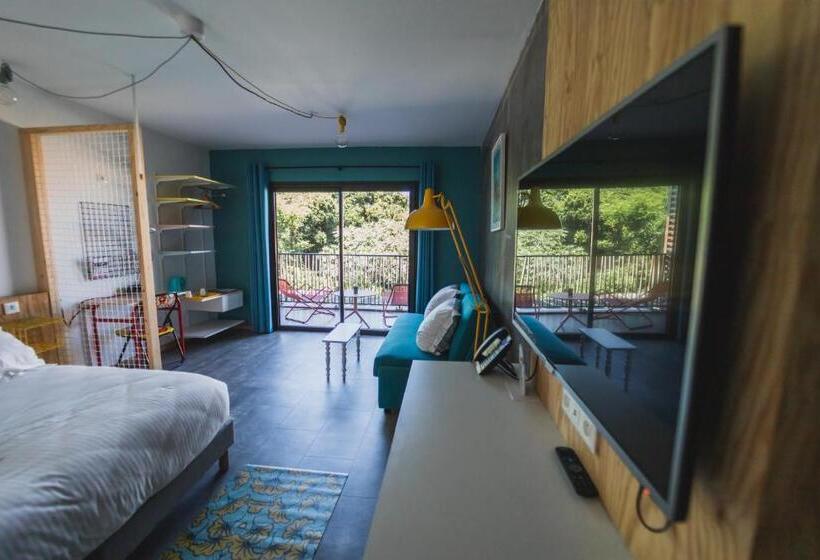 هتل Hôtel Le Terre Sainte