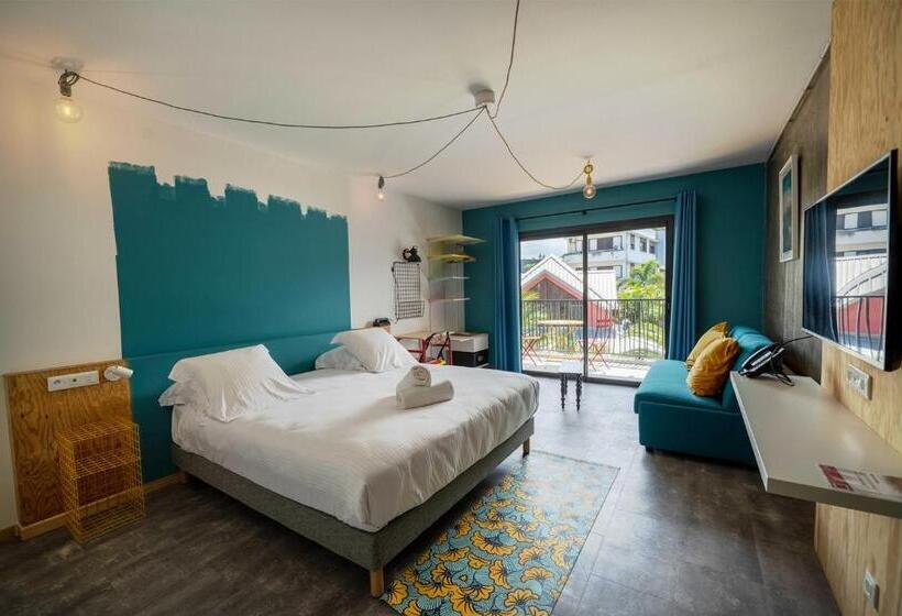 هتل Hôtel Le Terre Sainte