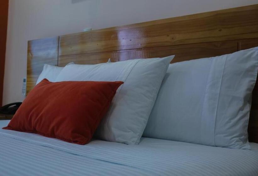 هتل Kamaleb Farallones