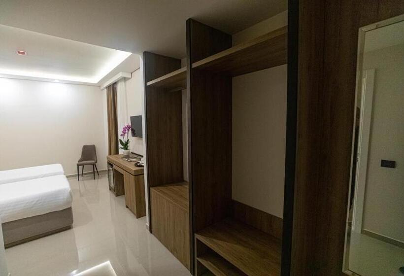Kraal Hotel Vlore