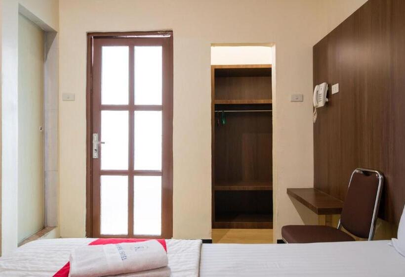 هتل Reddoorz Plus Near Ramayana Pematangsiantar