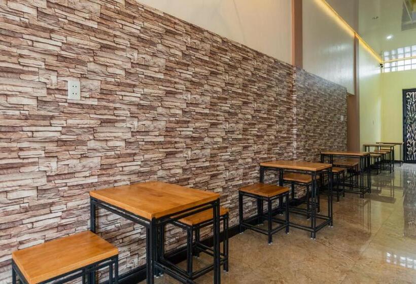 هتل Reddoorz Plus Near Ramayana Pematangsiantar