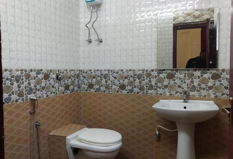 ホテル Staymaker Srinivasa Residency