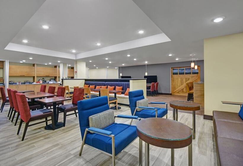 هتل Towneplace Suites By Marriott Grand Rapids Wyoming