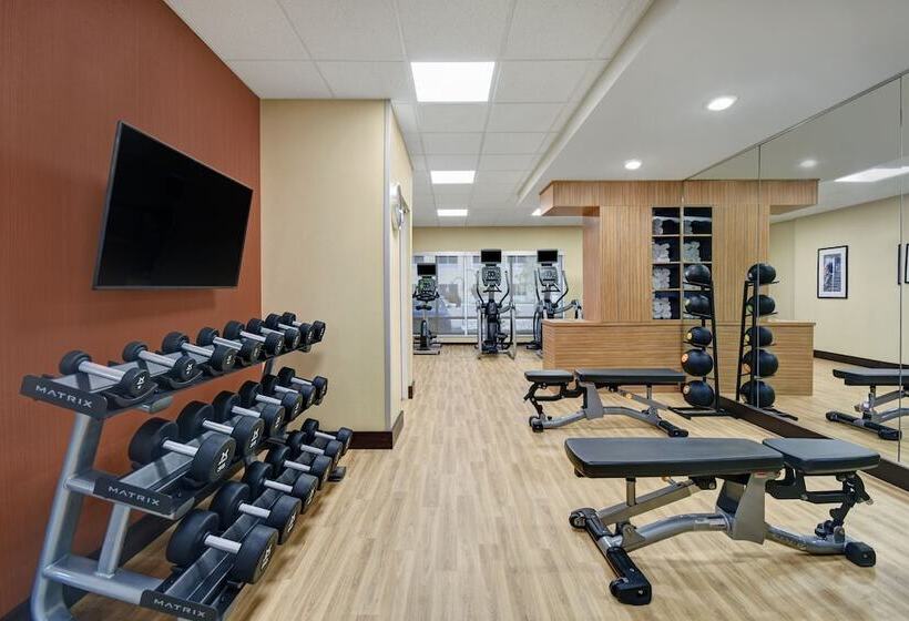 هتل Towneplace Suites By Marriott Grand Rapids Wyoming