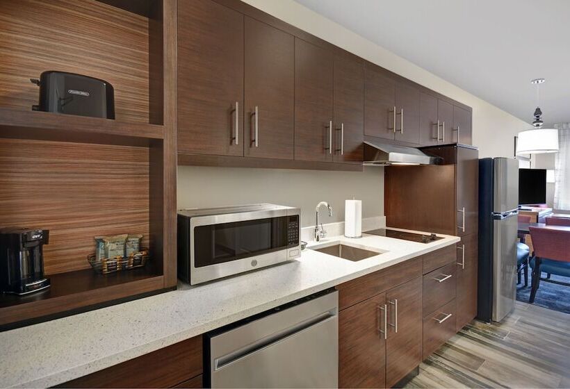 هتل Towneplace Suites By Marriott Grand Rapids Wyoming