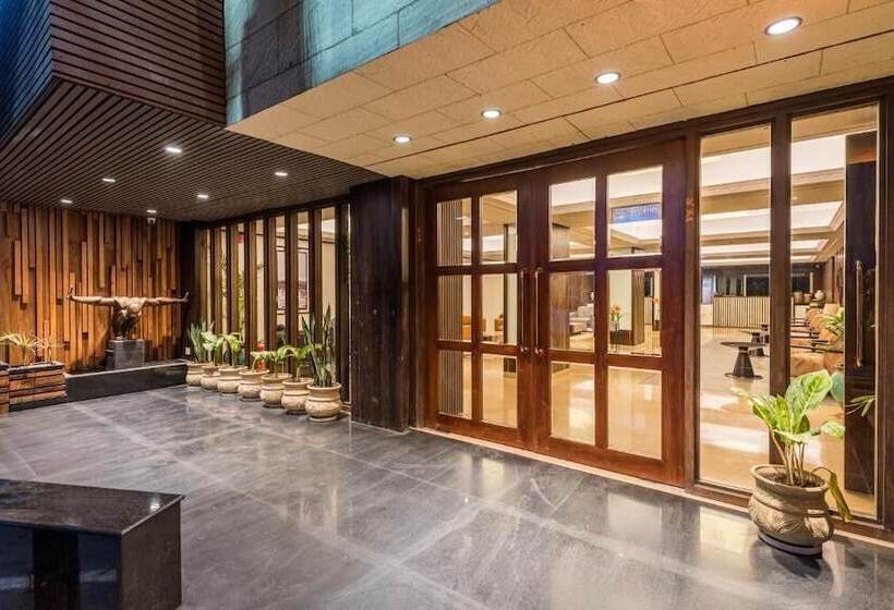 هتل Udaan Himalayan Suites And Spa