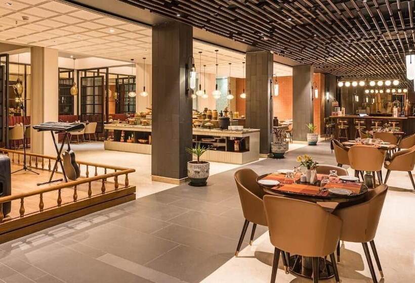 هتل Udaan Himalayan Suites And Spa