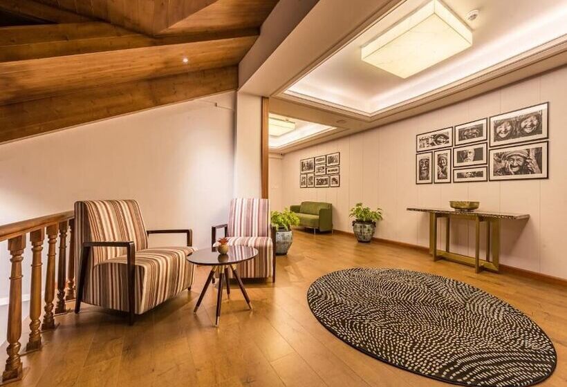 هتل Udaan Himalayan Suites And Spa