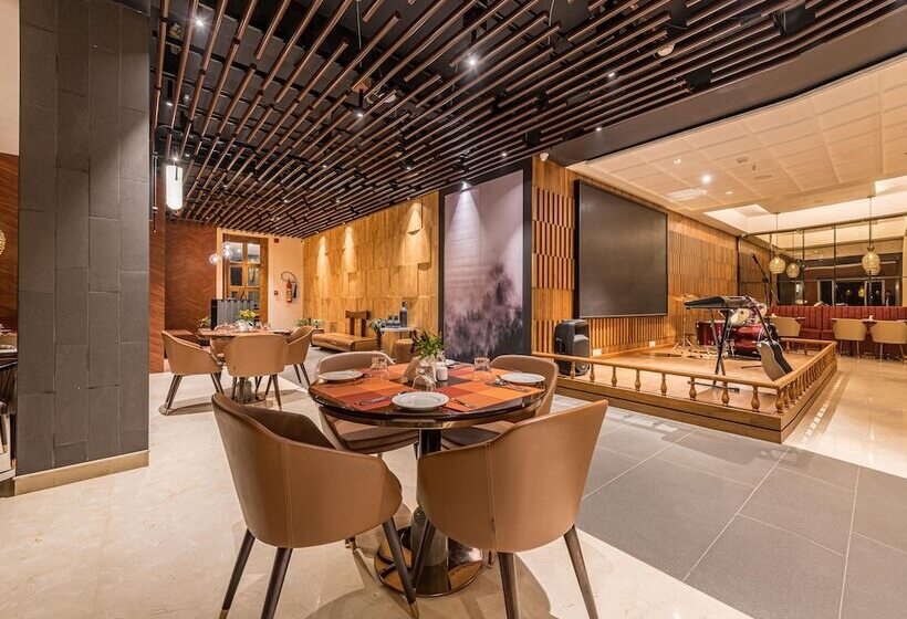 هتل Udaan Himalayan Suites And Spa