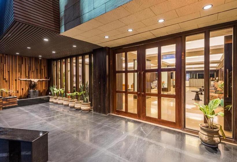 هتل Udaan Himalayan Suites And Spa