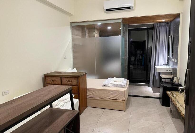 پانسیون Silence And Stillness