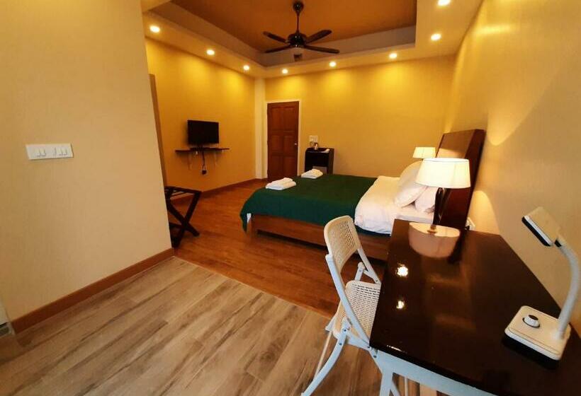 Resort Shalom Farmhouse By The Hillside