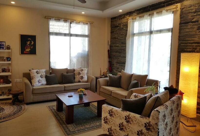 Resort Shalom Farmhouse By The Hillside