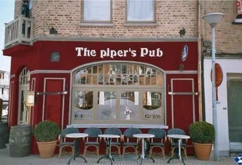 ベッドアンドブレックファースト The Pipers