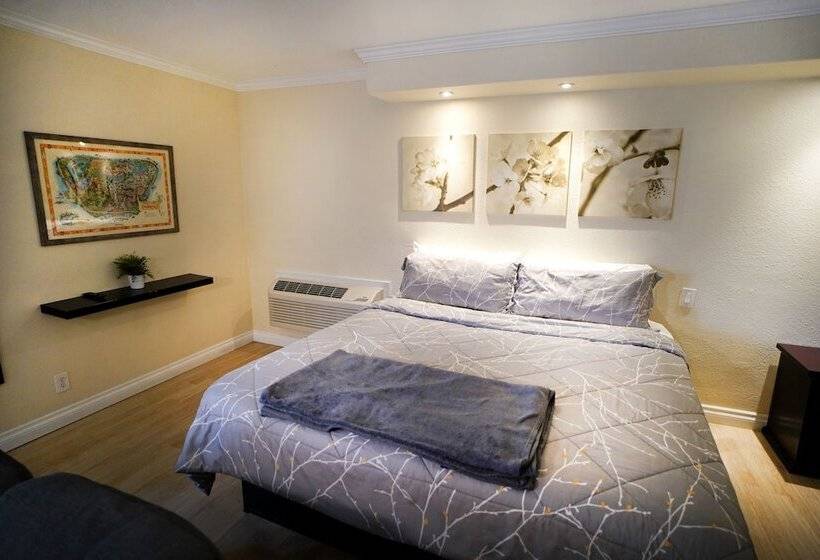 Отель Anaheim Executive Inn & Suites