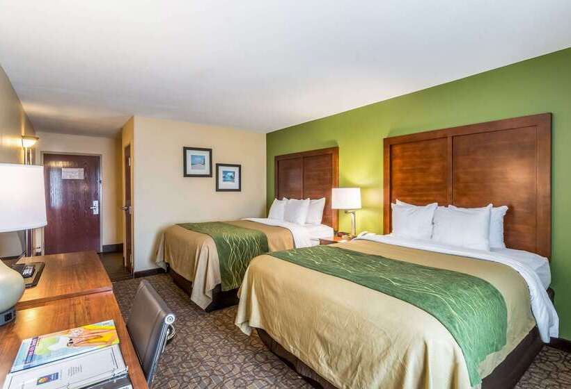 هتل Comfort Inn & Suites Panama City North