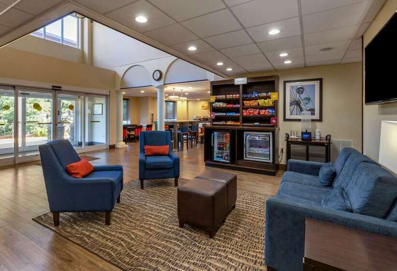 ホテル Comfort Suites Raleigh Walnut Creek