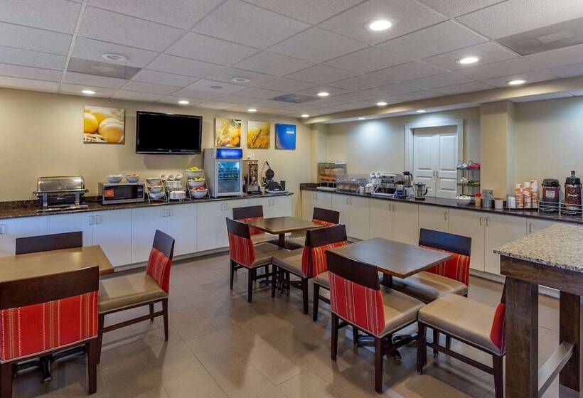 هتل Comfort Suites Raleigh Walnut Creek