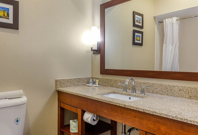 هتل Comfort Suites Raleigh Walnut Creek