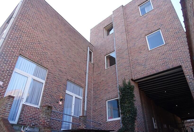 هتل Room In Studio   Condo Gardens Leuven   Budget Studio Single