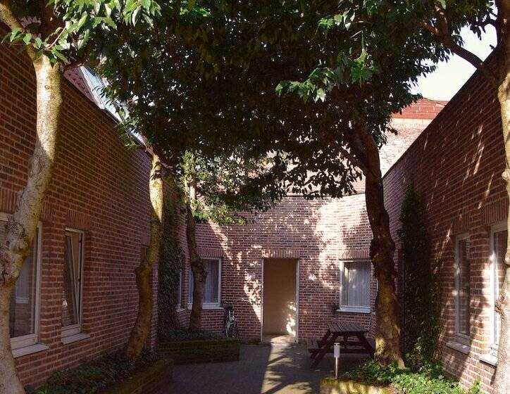هتل Room In Studio   Condo Gardens Leuven   Budget Studio Single