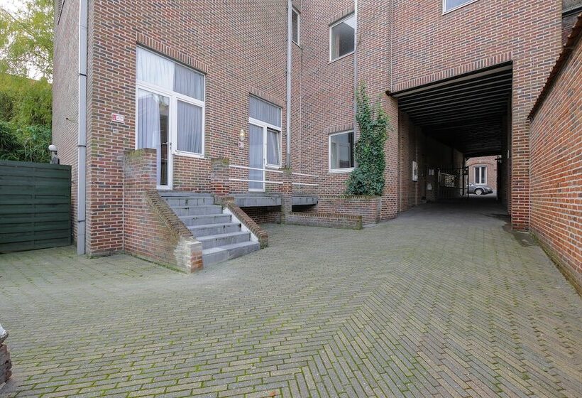 هتل Room In Studio   Condo Gardens Leuven   Budget Studio Single