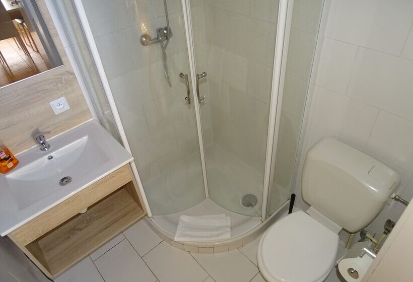 هتل Room In Studio   Condo Gardens Leuven   Budget Studio Single