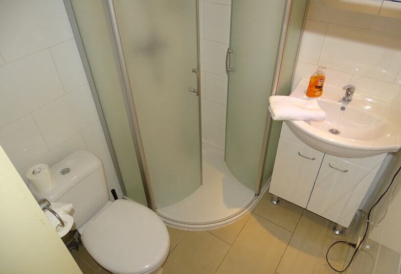 هتل Room In Studio   Condo Gardens Leuven   Budget Studio Single