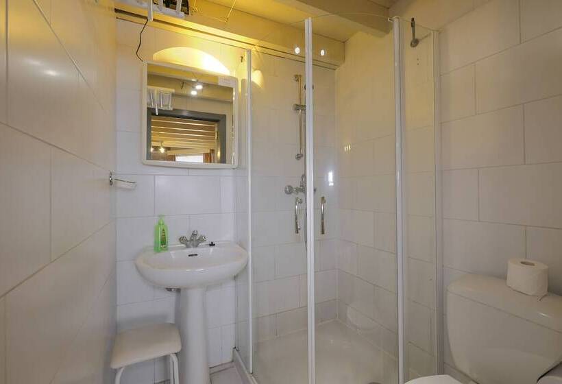 هتل Room In Studio   Condo Gardens Leuven   Budget Studio Single