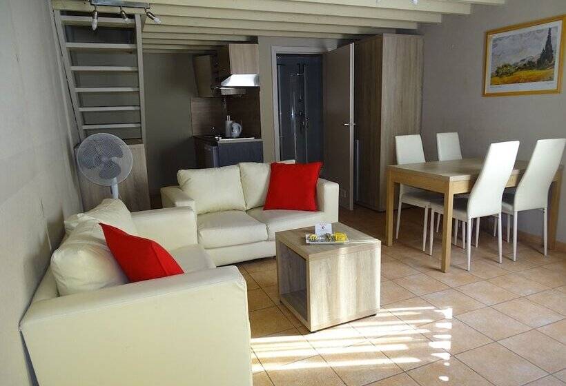 هتل Room In Studio   Condo Gardens Leuven   Budget Studio Single