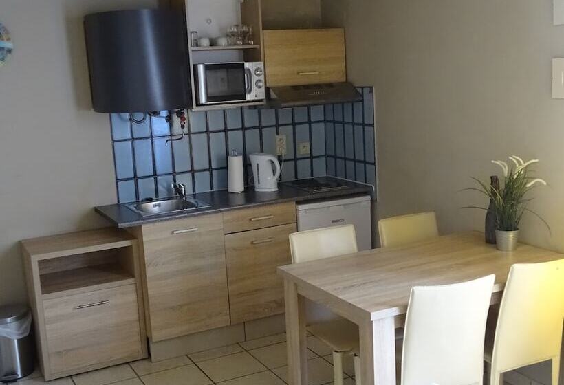 هتل Room In Studio   Condo Gardens Leuven   Budget Studio Single