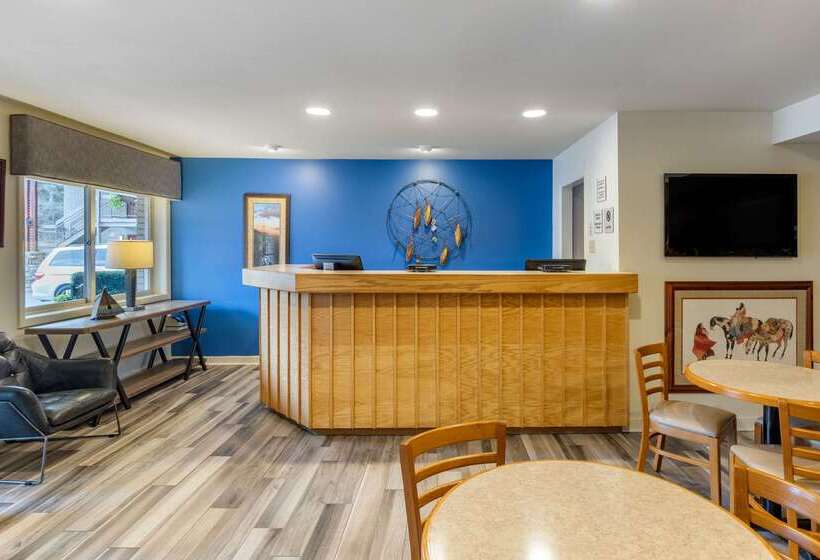 Отель Econo Lodge Cherokee Near River Park