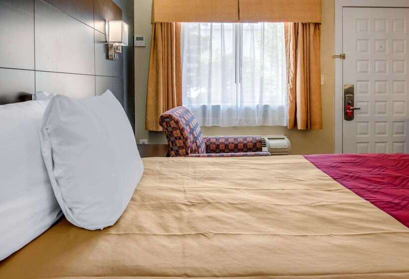 فندق Econo Lodge Freeport  Brunswick Area