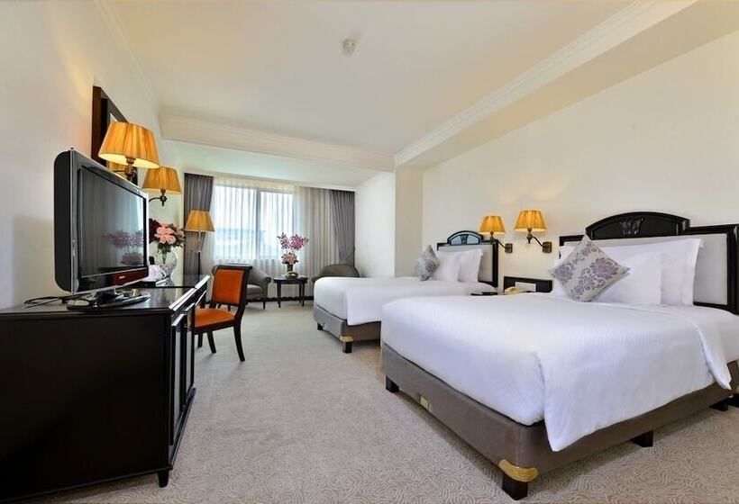 هتل Grand Aquila
