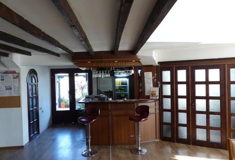 هتل Guest House Delphini