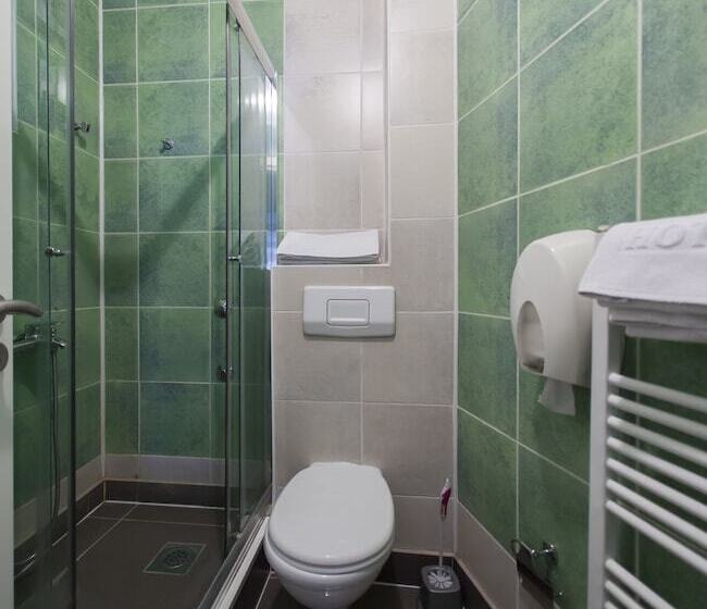 Fotos del hotel Hayat:  18 Fotos del hotel Hayat:  18