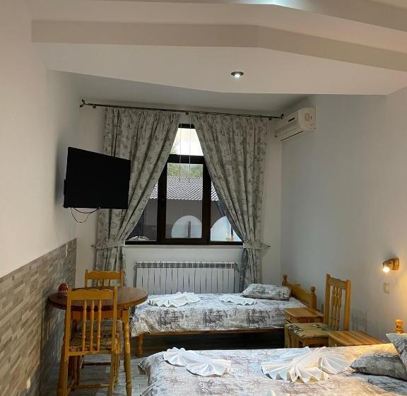 هتل Guesthouse Hitar Petar