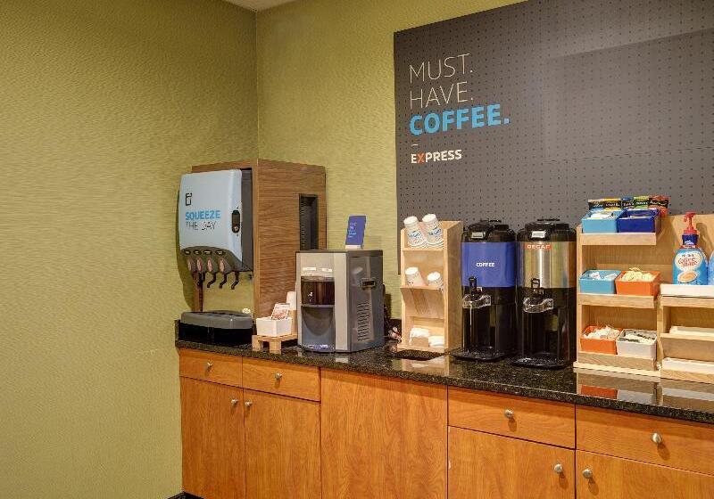 Отель Holiday Inn Express La Plata, An Ihg