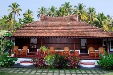 هتل Kayaloram Heritage Lake Resort