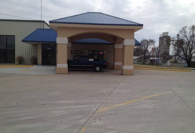 هتل Knights Inn & Suites Emporia