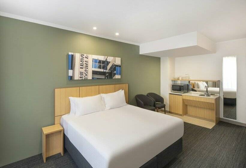 Отель Mercure Sydney Macquarie Park