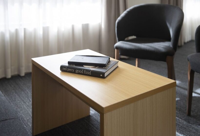 Отель Mercure Sydney Macquarie Park