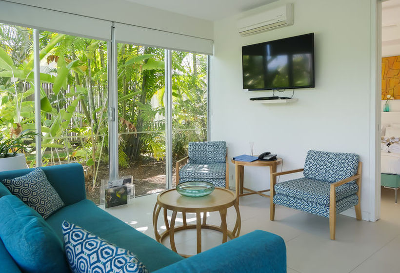 هتل Pool Resort Port Douglas