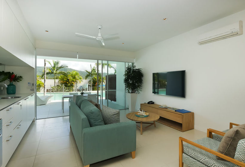 هتل Pool Resort Port Douglas