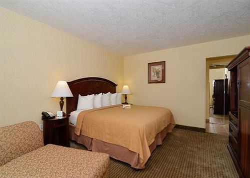 Hotel Quality Inn & Suites Airport